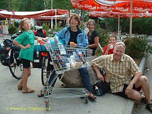 Die Ankunft am Campingplatz wird geb&uuml;hrend gefeiert